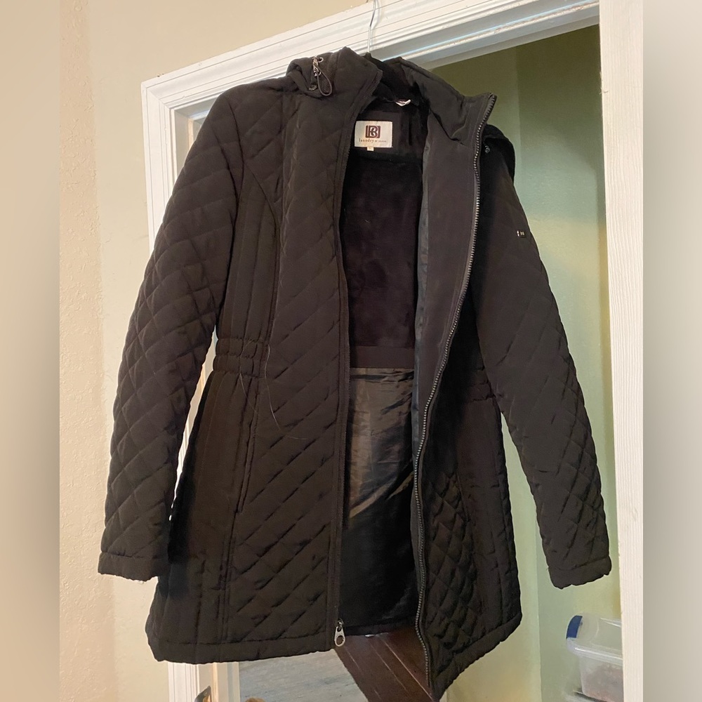 Laundry brand coat size L